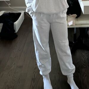 Aritzia sweatpants